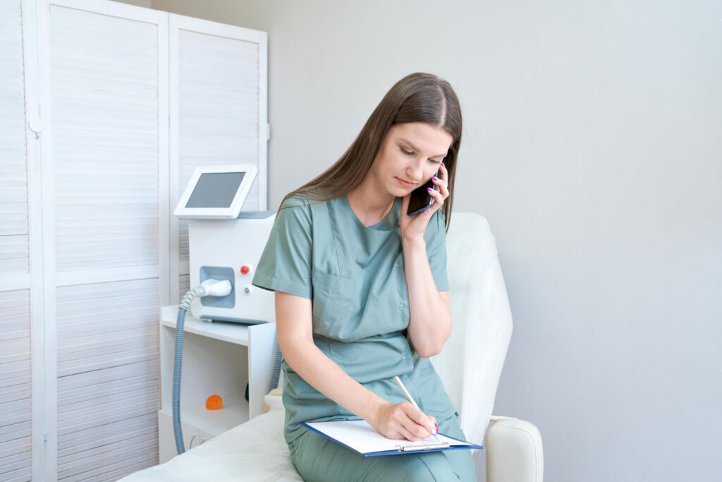 Atendiendo leads en clínica